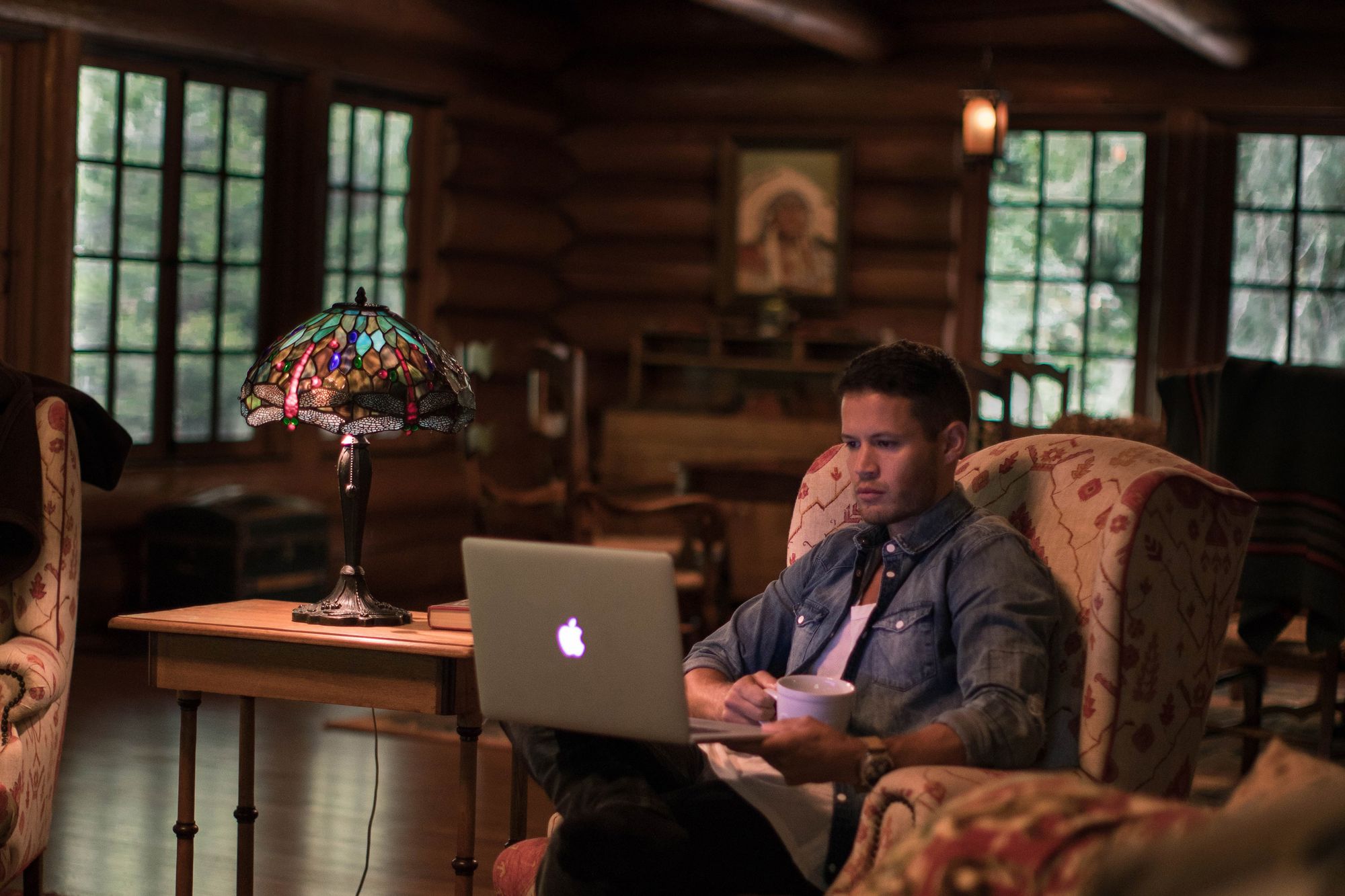 The Ultimate Marketing Guide to Attract Digital Nomads for Short-term Rental Operators and Vacation Rental Property Managers